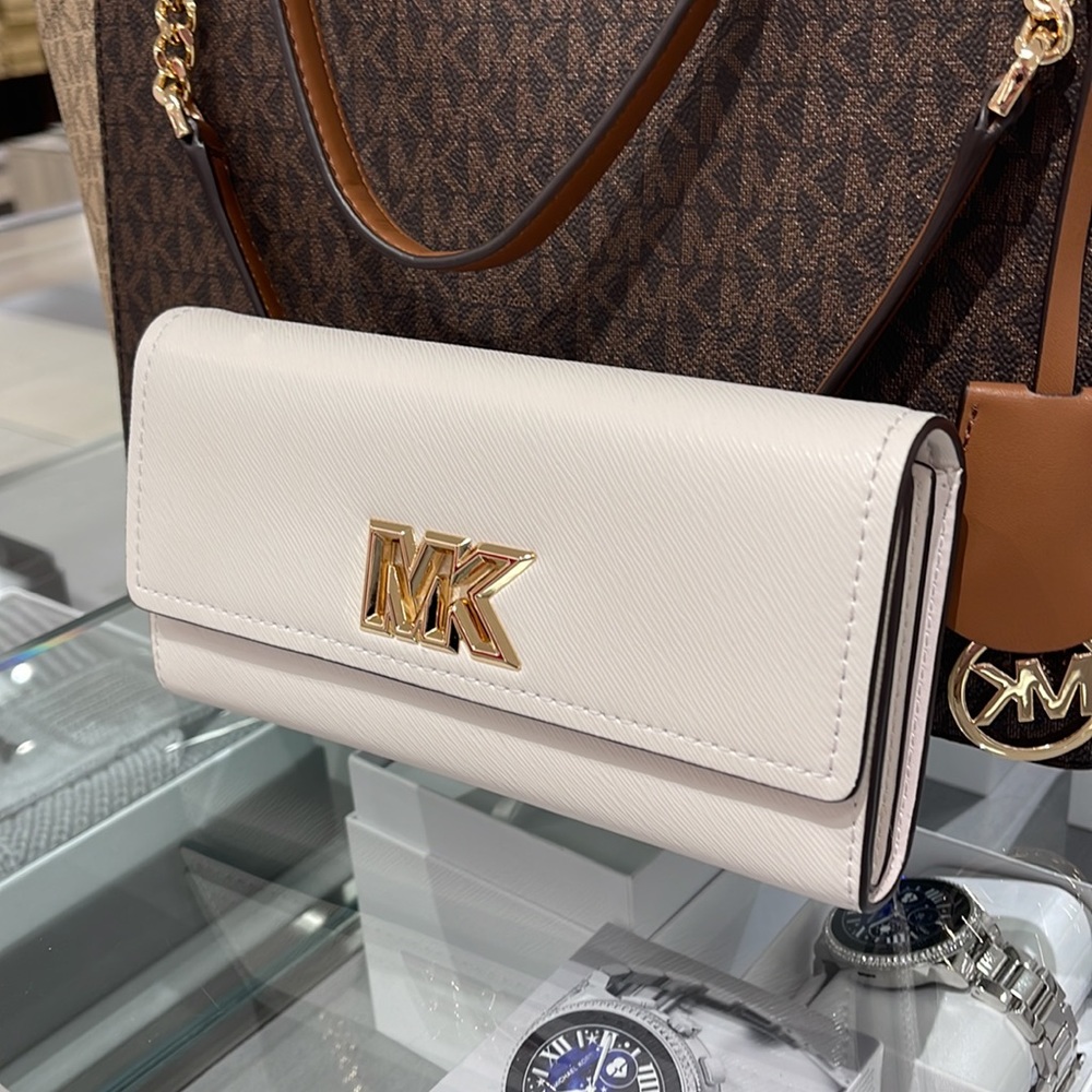 Michael Kors Mimi Large Saffiano Leather Bi-Fold Continental Wallet
Optic White